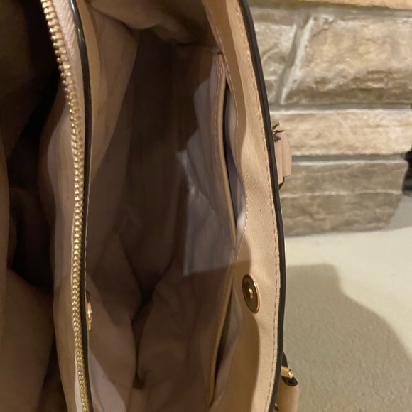 Michael Kors bag - Picture 9 of 9